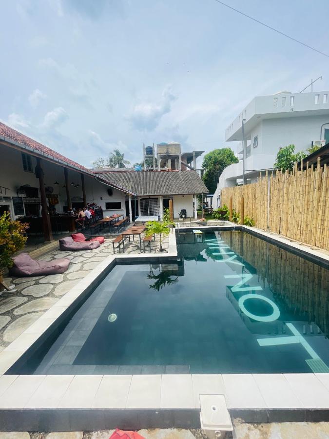 Auberge de jeunesse Why Not Backpackers à Mirissa Extérieur photo
